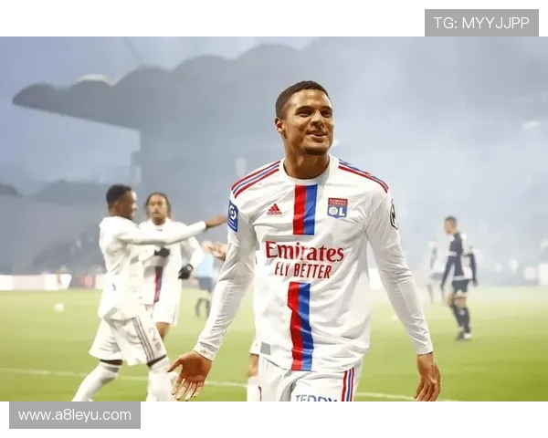 拉卡泽特：法国锋线新星，带领球队冲击欧洲荣耀