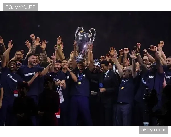 阿什拉夫入选FIFA最佳阵容，展现卓越球技与领导力！