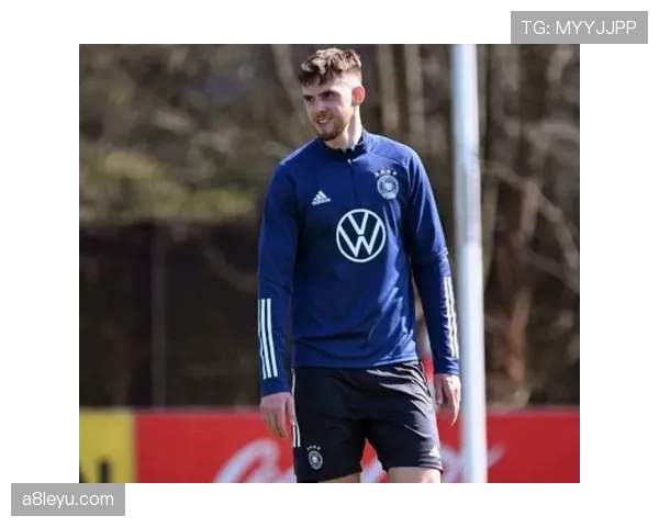 利兹联青训系统持续发力，新一代足球人才崭露头角