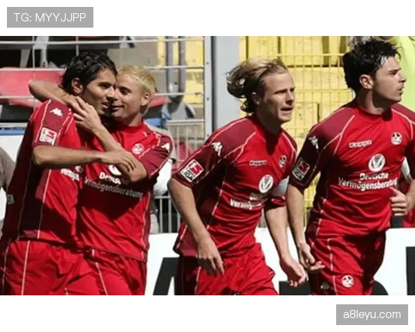 凯泽主帅战术创新推动球队新面貌,表现备受期待。 凯泽主帅战术创新推动球队新面貌,表现备受期待。